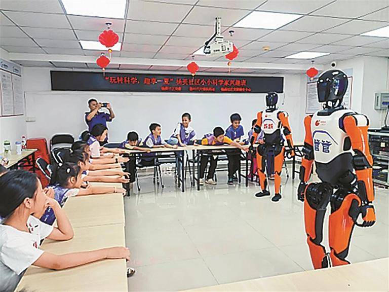 坂田暑期“科学游乐园”获赞