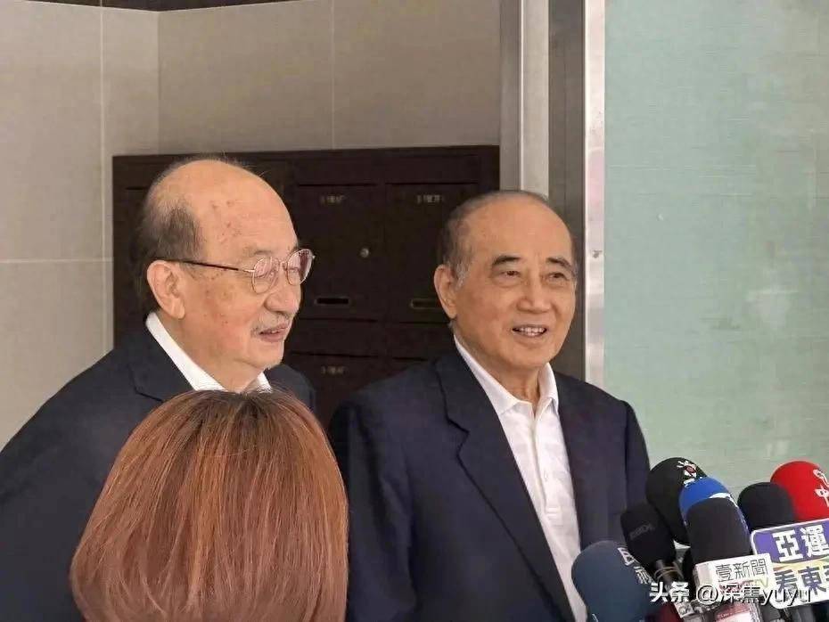 新北选战差2%白热化，韩国瑜脸书一张字画亮底牌，兄弟情后再出招