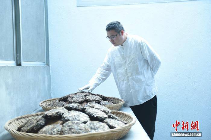 福建柘荣茶人“守炉”传艺：炭火不熄，茶香不止
