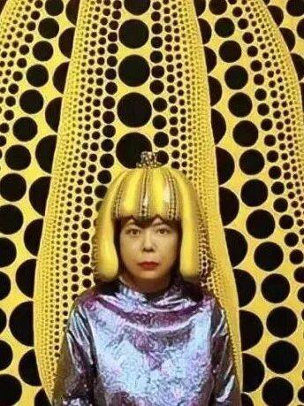 草间弥生去世：我是前卫艺术家，你们别写错
