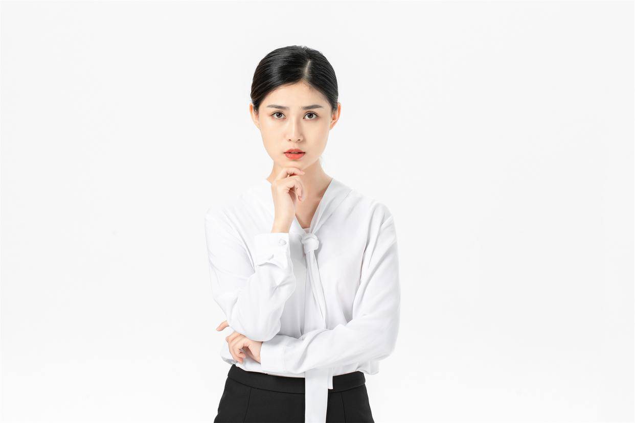 我不是药神卡加传奇假藏医真骗钱 同一款神药换