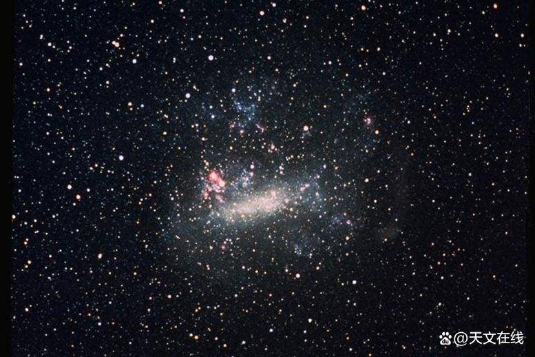 
        有神秘物体刚在地球与遥远恒星间穿过