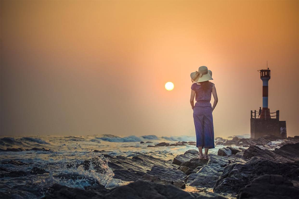 原创            已婚女人要是给你这三个信号，那就是喜欢上你了想搞婚外情，最好别靠太近