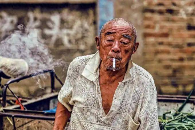 原创            抽烟又火了？医生研究发现：胰腺癌患者在抽烟时，需要多注意5点