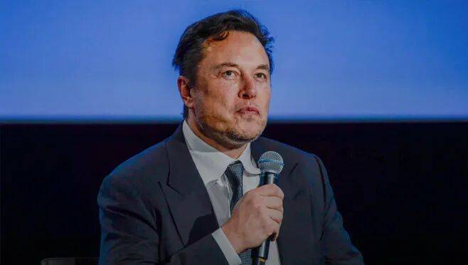 马斯克当年的预测:AI或在2030年超越人类智力,未来还可能“终结”人类