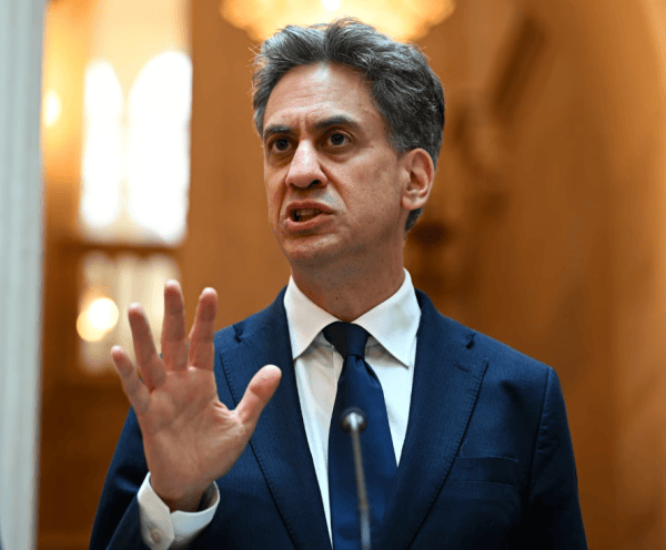 “迄今最强烈谴责”，英国犹太裔外交大臣宣布：制裁以色列