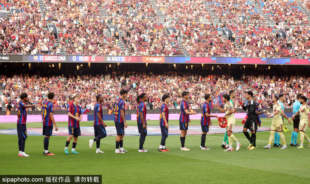 中国女足U20面对西班牙，半场0:3落后，晋级形势岌岌可危