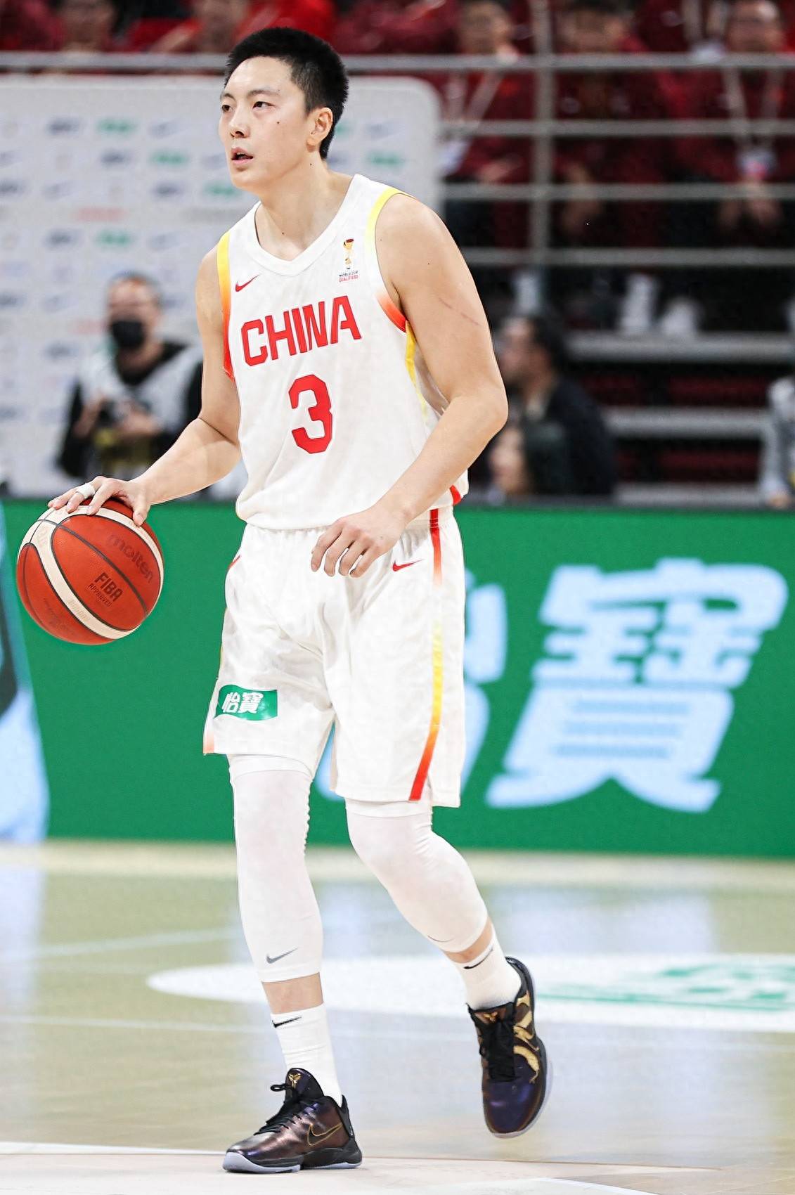 原创
中国男篮两连胜!胡明轩夸赞一人,不是胡金秋,也不是庞铮麟