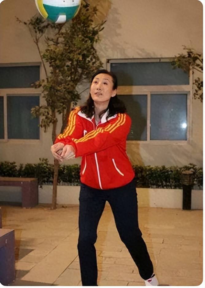 坎坷的女排名将崔咏梅：嫁运动员丈夫，女儿也是知名运动员