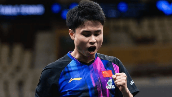 国乒冰火两重天：周启豪3-2掀翻世界冠军，孙颖莎师妹1-3输日乒削球！王艺迪混双冲冠