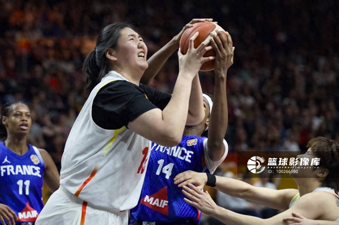53:18！张子宇替补发威，中国女篮单节34:5横扫印尼，半场赢35分