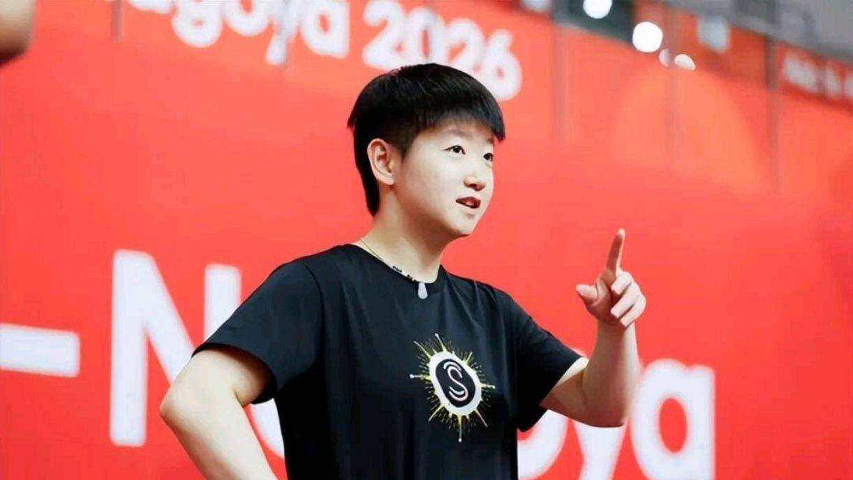 亚运3金火速入账！国乒突遇险情，孙颖莎临场态度引热议