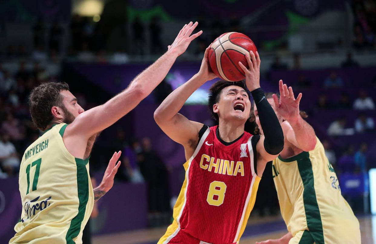 中国男篮两连败不到12小时，郭士强盯CBA前八轮选人，姚明热兵器言论再被证实错