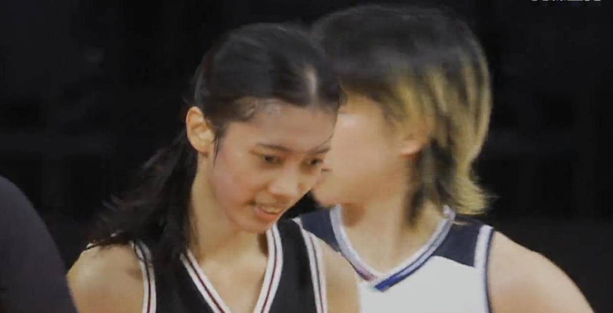 女篮
