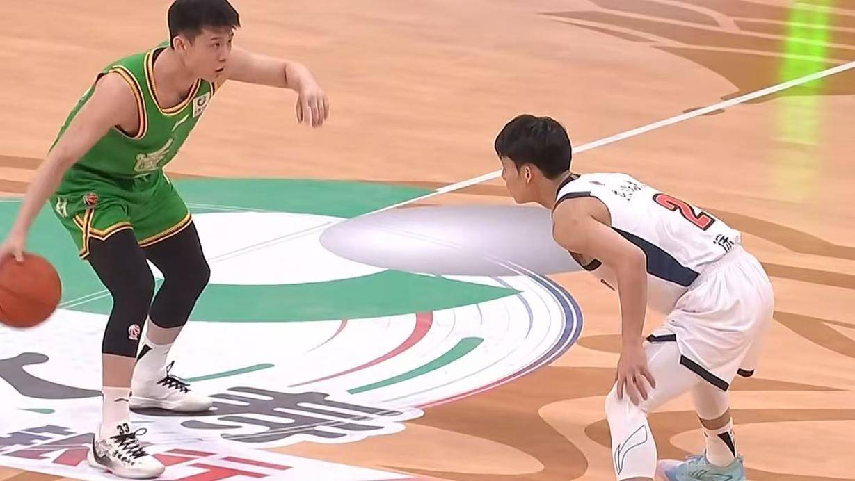 广东队迎来好消息！CBA冠军中锋有望加盟，徐杰或将迎来最强搭档