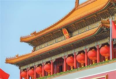 80公斤中国红悬国门前!匠人彻夜扎制,藏