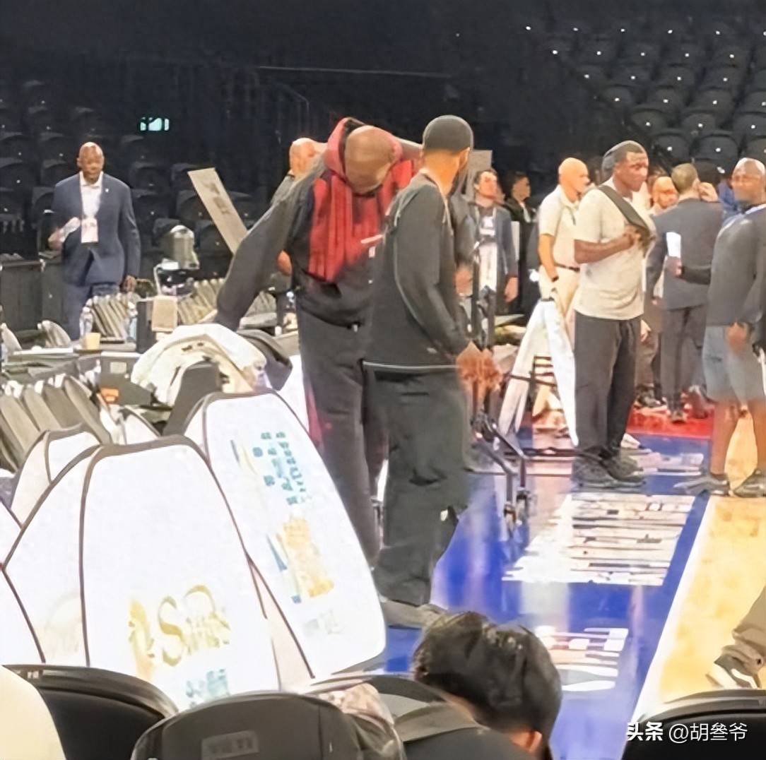 澳门晚宴：姚明发福，林书豪好沧桑，成龙教老外功夫，何猷君也在