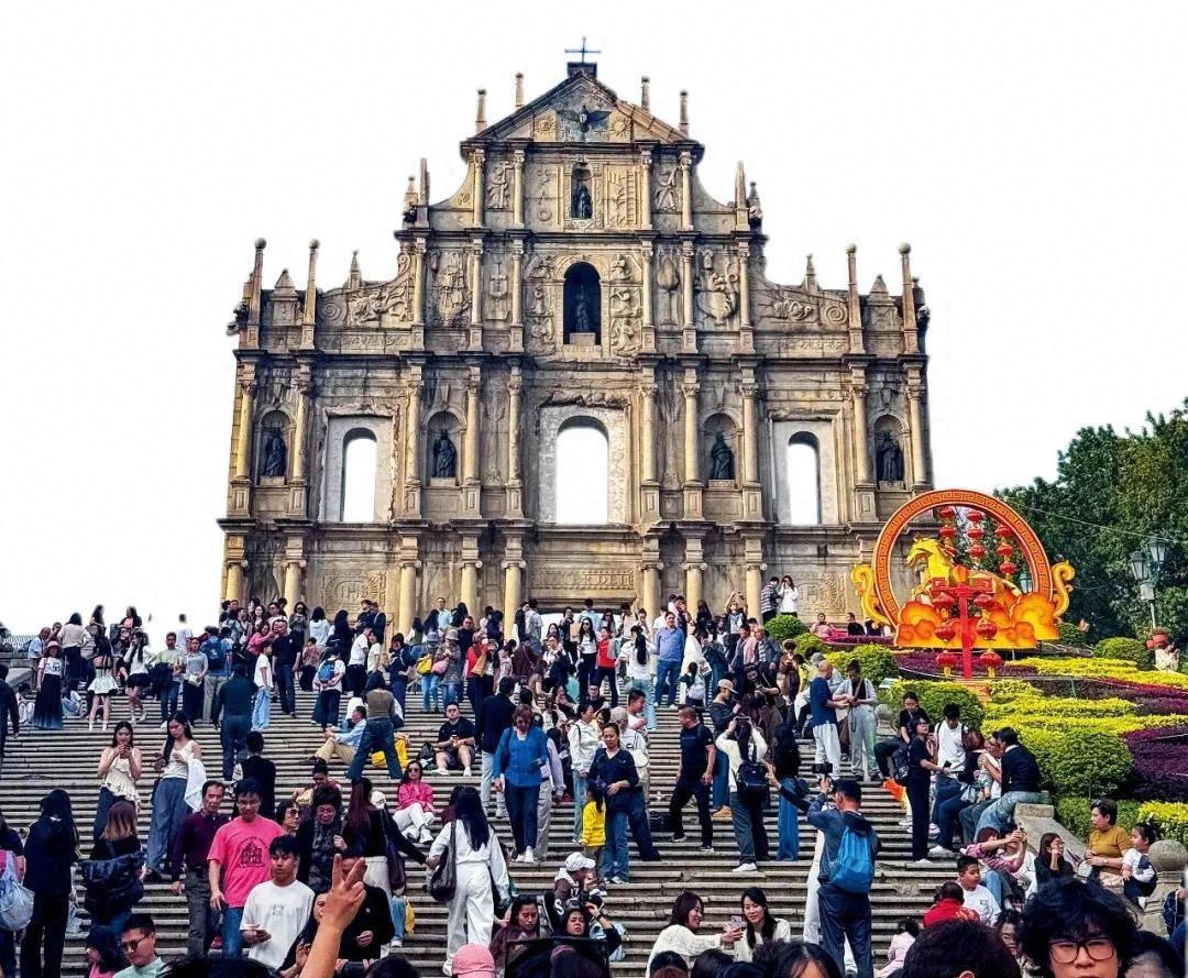 去澳门买旅拍也违法？内地学生被抓，雇摄影师双方均涉非法雇佣