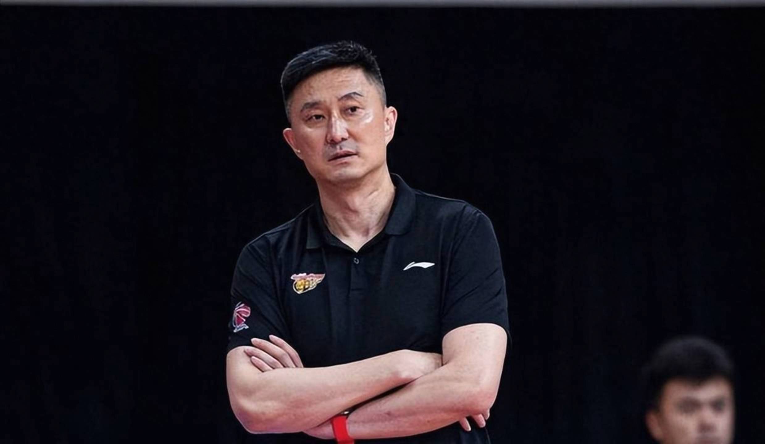 耐人琢磨！杜锋现身广东仪式，焦泊乔神情冷淡，隔阂肉眼可见？
