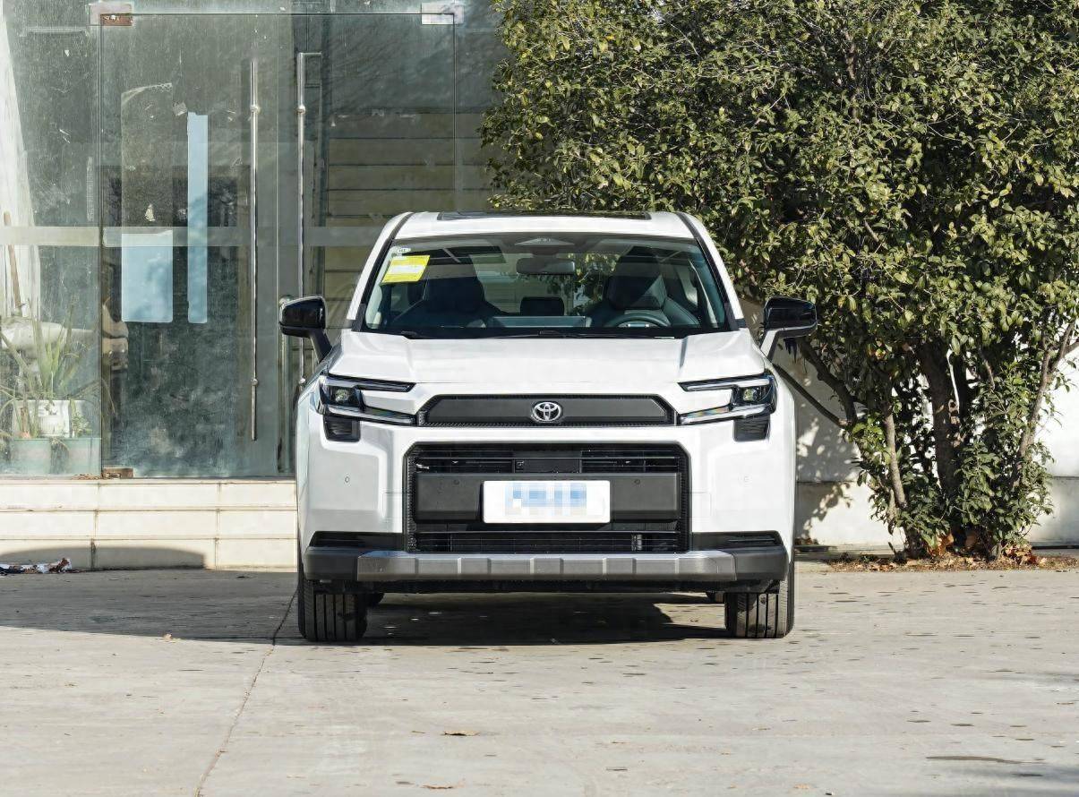 丰田又成功了!SUV直降23000元,4.5L油耗喝92油,30天卖出16738辆_搜狐汽车_搜狐网