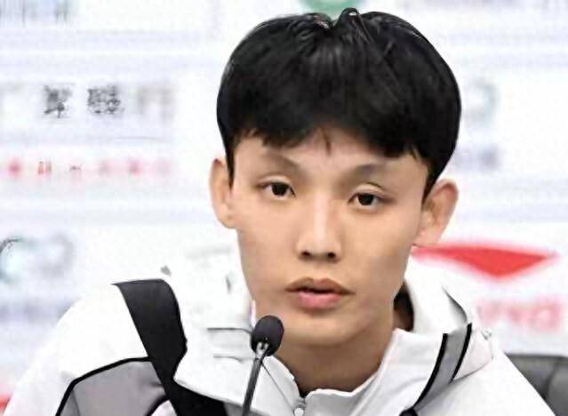 原创
            广东1分之差输球！徐杰赛后犀利说出原因，有些话赢球时不敢说，4外援为啥捏不成一股绳！