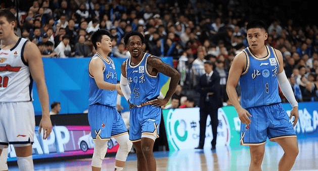 19+7！一战打回国家队行列！本土最强前锋或易主，张镇麟迎来劲敌
