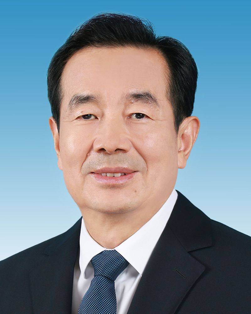 新一届新疆维吾尔自治区党委常委简历