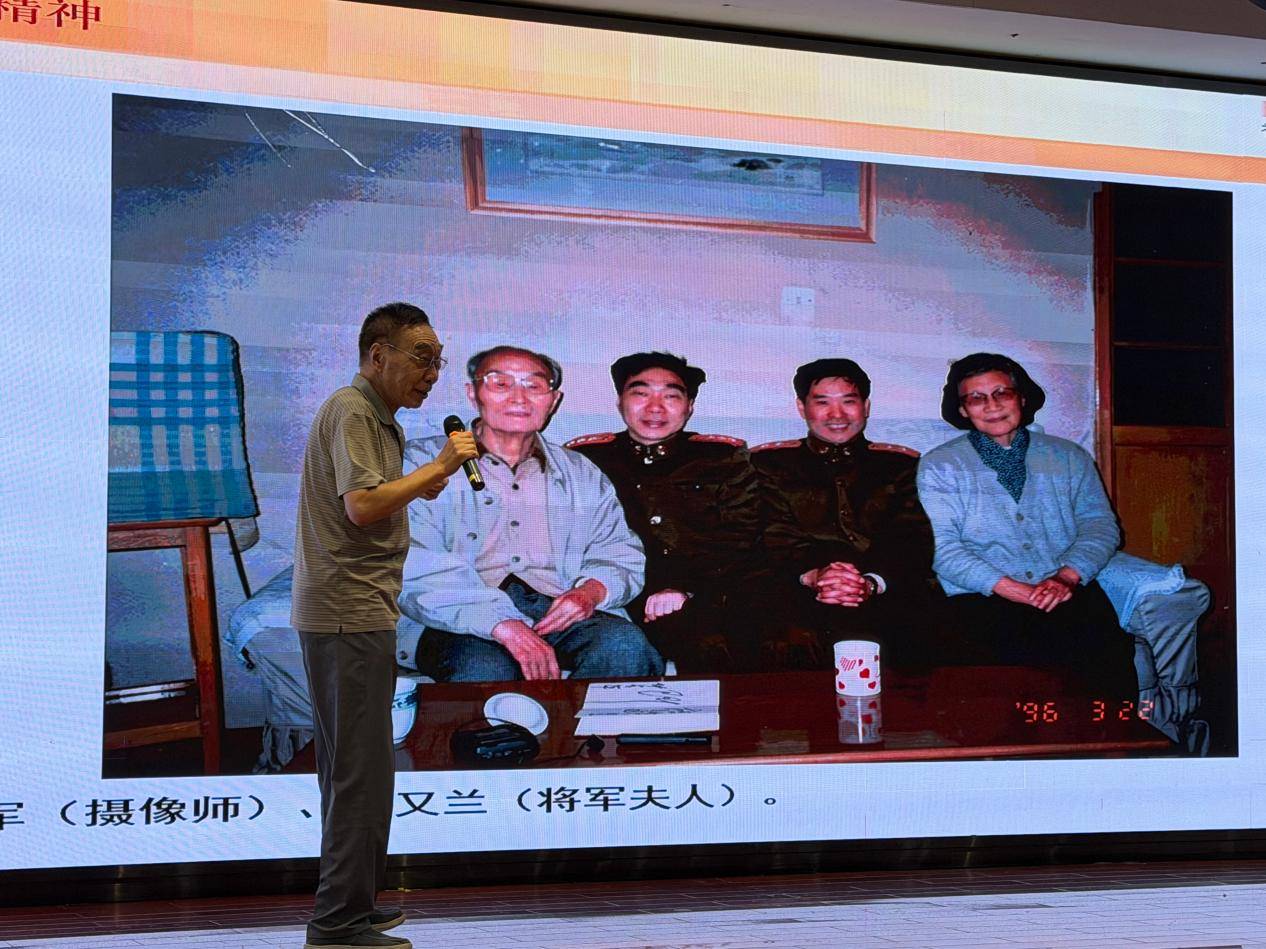 红色文化——黄埔区图书馆“香雪讲堂”走进广州科学城中学(图5)