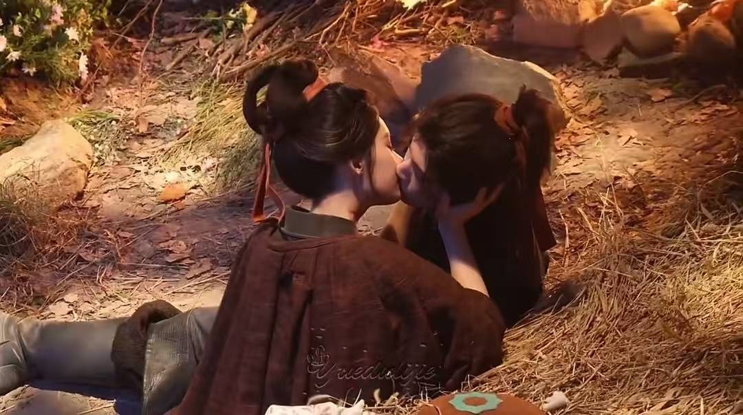 林允张凌赫新剧喂药吻路透释出 初雪氛围狂妄动东谈主