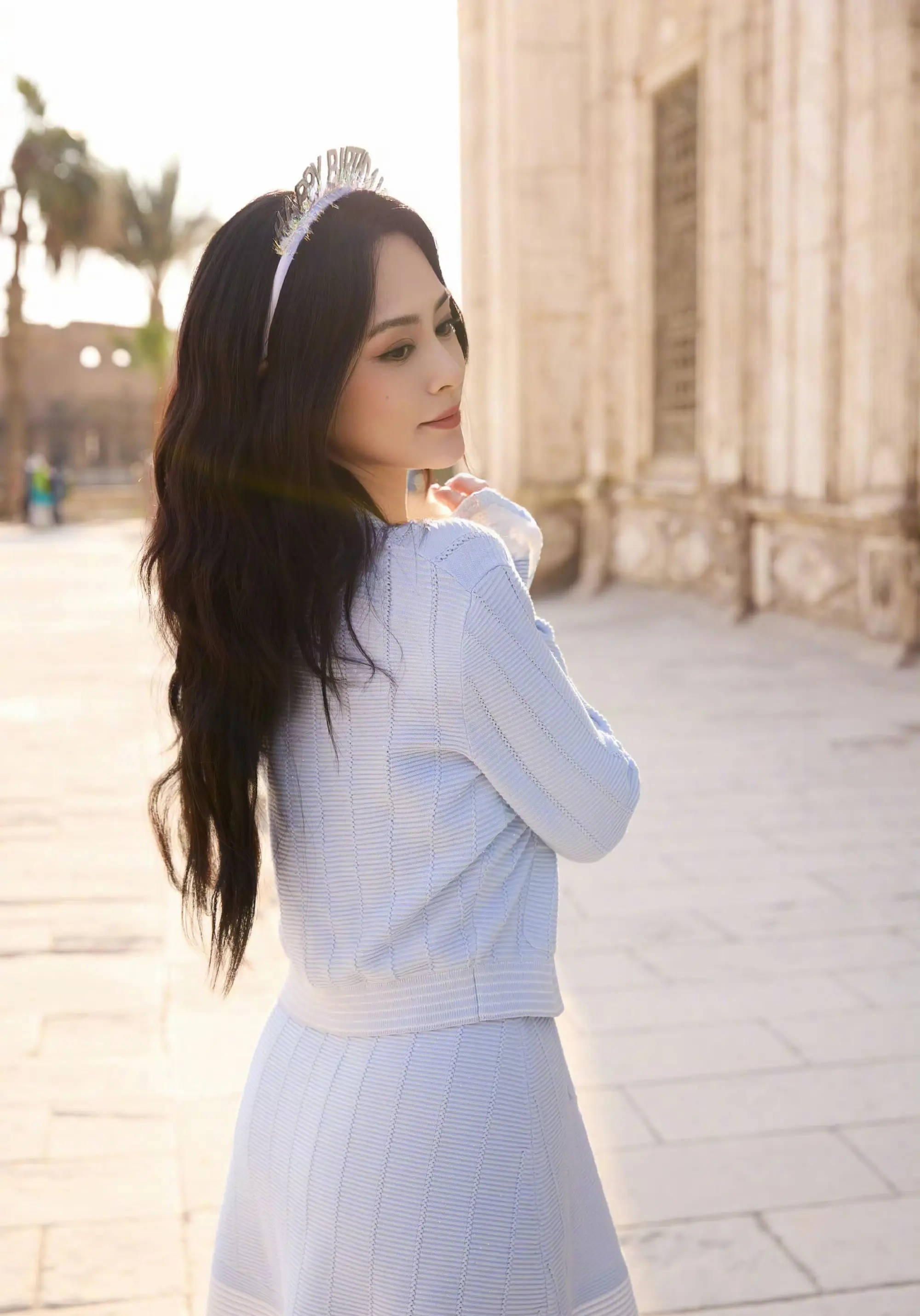 钟欣潼诞辰跻身花海 霍汶希卡点送祝愿脸色满分