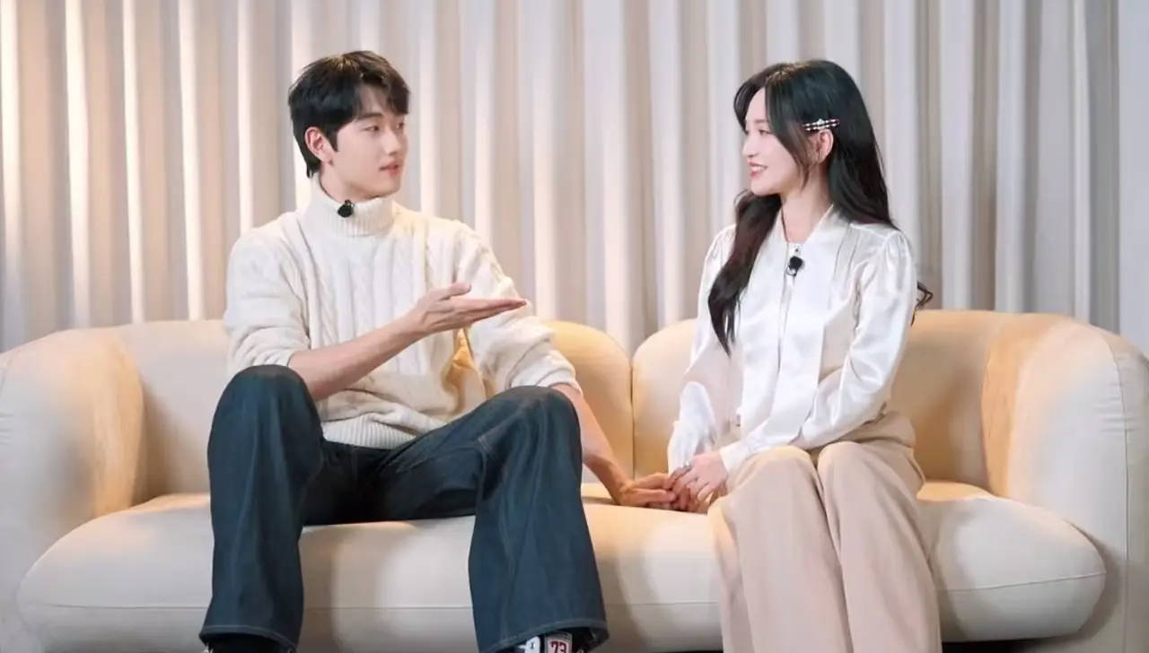 金莎孙丞潇官宣领证 甜密对视满屏幸福泽息