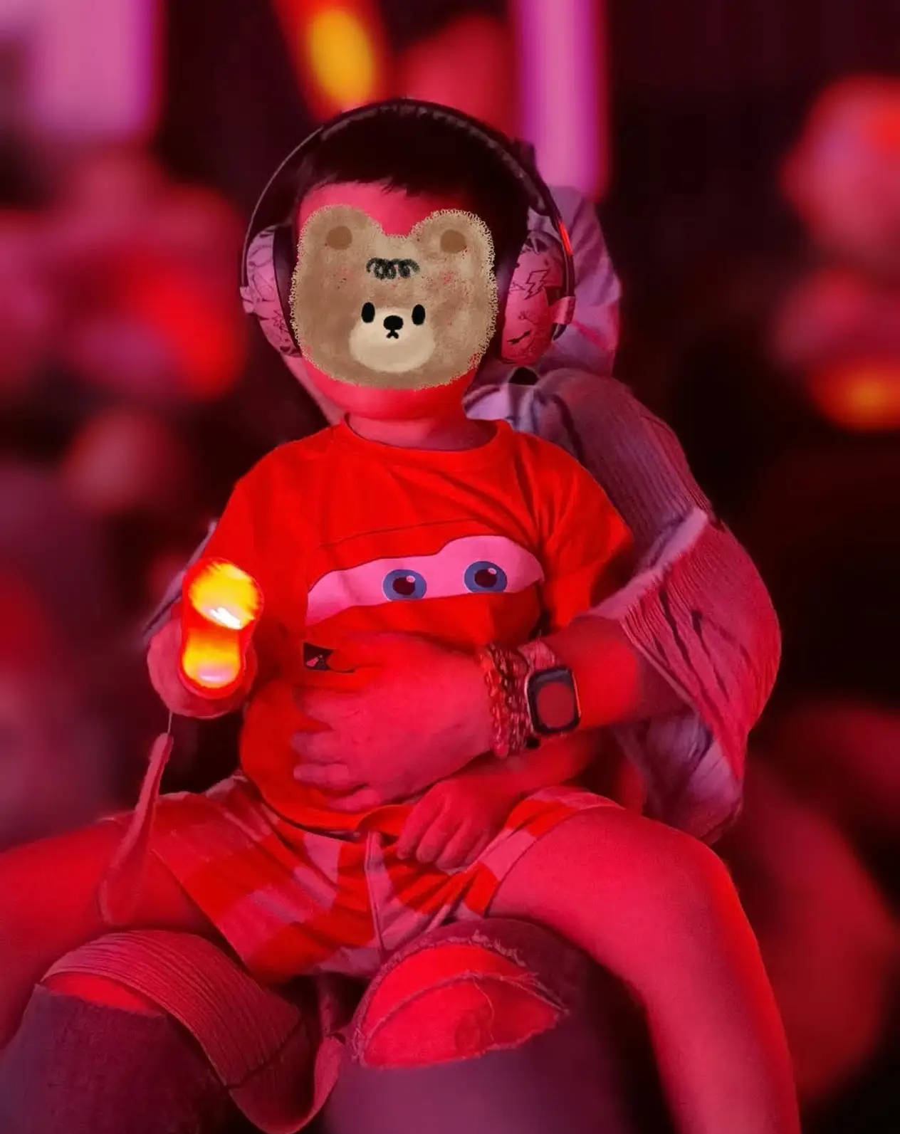 Selina一家不雅看演唱会 小腰果乖巧坐在姆妈腿上